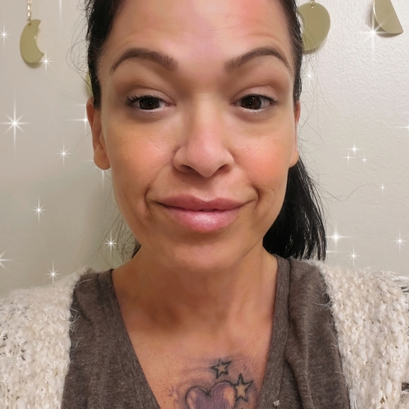 Meet Your Posher, Michele ☪️☪️☪️ - Picture 5 of 16